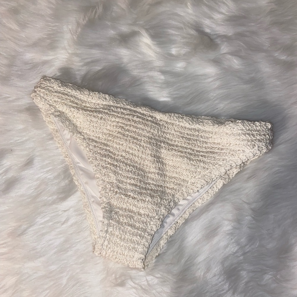 Crocheted bikini bottoms